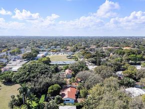 652 NE 105th St, Miami Shores FL 33138