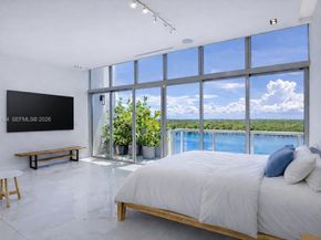 2890 N Ocean Dr, Hollywood FL 33019