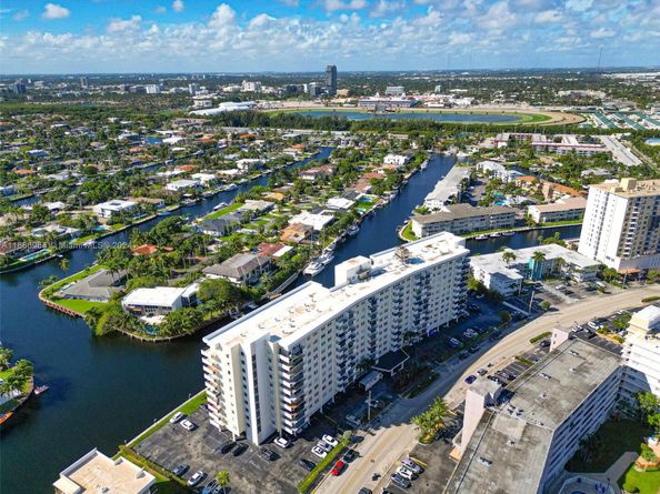 401 Golden Isles Dr 908, Hallandale Beach FL 33009