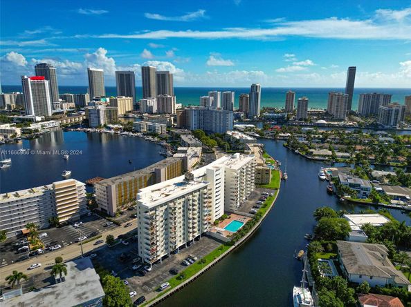 401 Golden Isles Dr 908, Hallandale Beach FL 33009