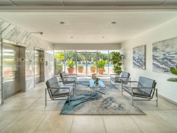 401 Golden Isles Dr 908, Hallandale Beach FL 33009