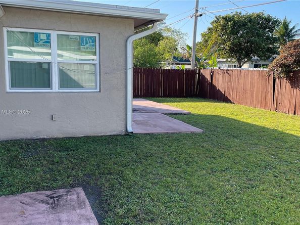 7471 Simms St, Hollywood FL 33024