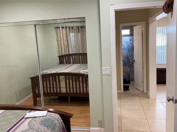 7471 Simms St, Hollywood FL 33024