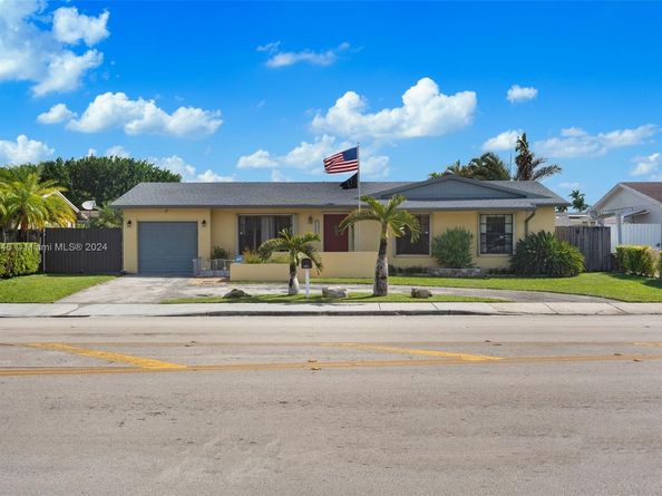 11921 SW 122nd Ave, Miami FL 33186