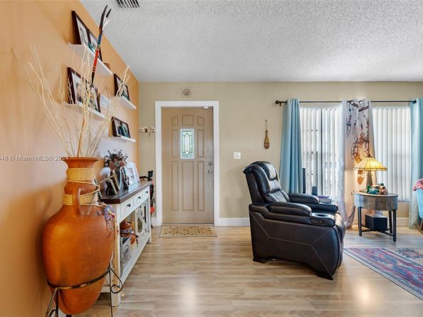11921 SW 122nd Ave, Miami FL 33186