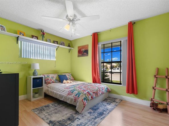 11921 SW 122nd Ave, Miami FL 33186