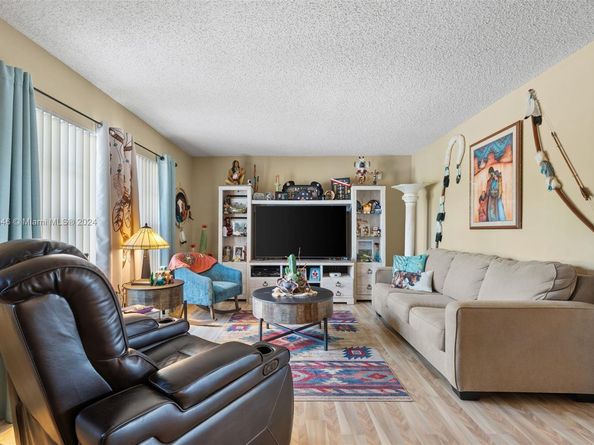 11921 SW 122nd Ave, Miami FL 33186