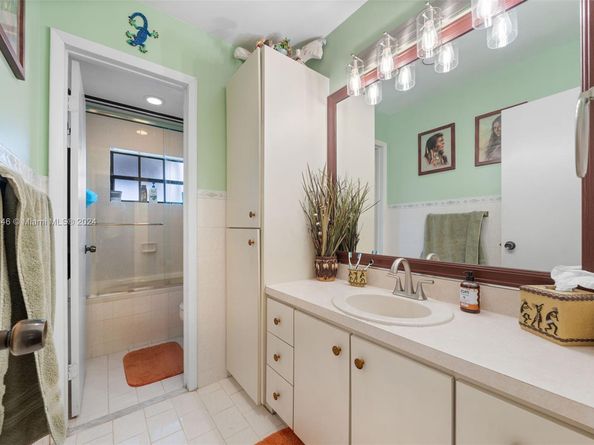 11921 SW 122nd Ave, Miami FL 33186