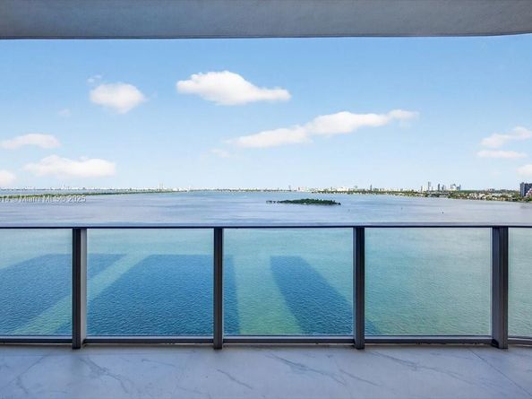 700 NE 24TH 1104, Miami FL 33137