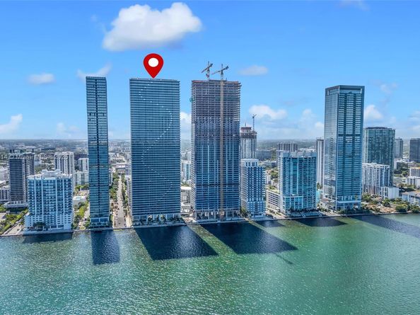 700 NE 24TH 1104, Miami FL 33137