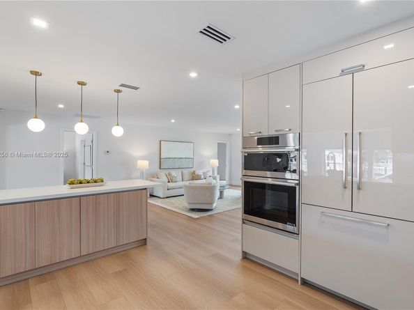 3341 NE 38th St, Fort Lauderdale FL 33308