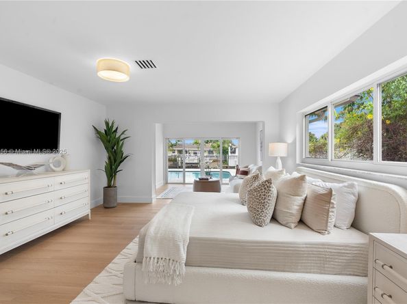 3341 NE 38th St, Fort Lauderdale FL 33308