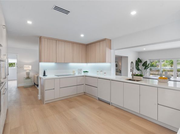 3341 NE 38th St, Fort Lauderdale FL 33308