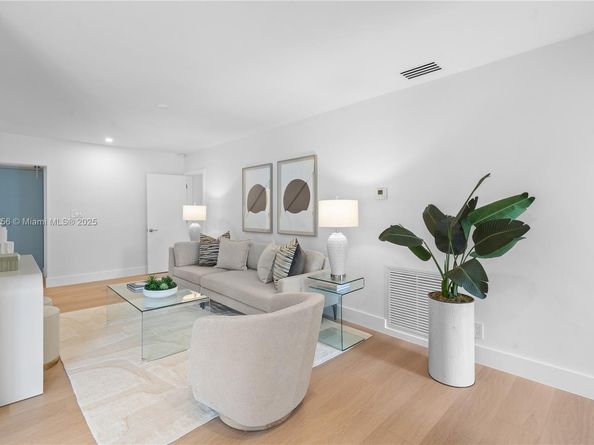 3341 NE 38th St, Fort Lauderdale FL 33308