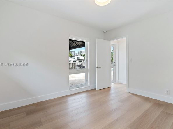 3341 NE 38th St, Fort Lauderdale FL 33308