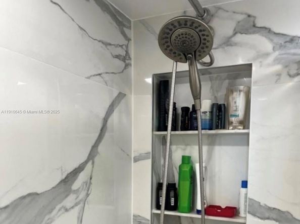 6900 Bay Dr 9C, Miami Beach FL 33141