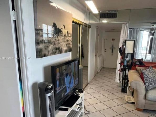 6900 Bay Dr 9C, Miami Beach FL 33141