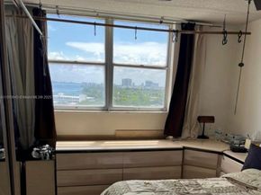 6900 Bay Dr 9C, Miami Beach FL 33141