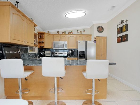 6103 SW 130th Ave, Miami FL 33183