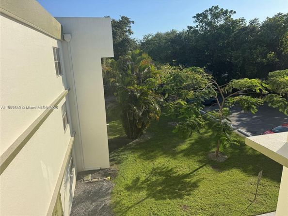 4235 N University Dr 312, Sunrise FL 33351