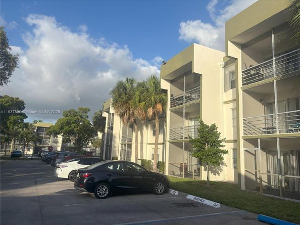 4235 N University Dr 312, Sunrise FL 33351
