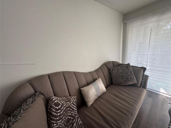 4235 N University Dr 312, Sunrise FL 33351
