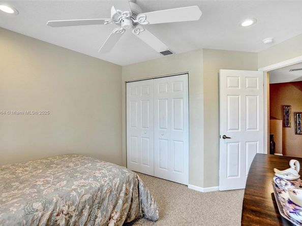 5668 NW 127th Ter, Coral Springs FL 33076
