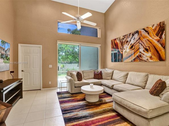 5668 NW 127th Ter, Coral Springs FL 33076