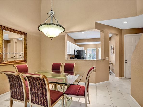 5668 NW 127th Ter, Coral Springs FL 33076