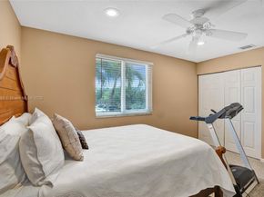 5668 NW 127th Ter, Coral Springs FL 33076