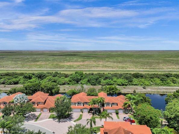 5668 NW 127th Ter, Coral Springs FL 33076