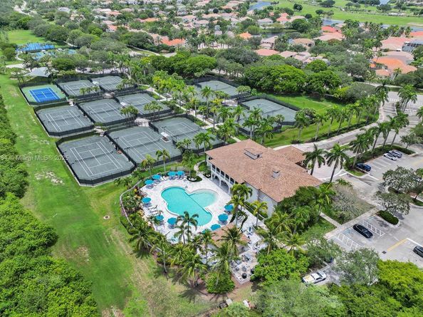 5668 NW 127th Ter, Coral Springs FL 33076