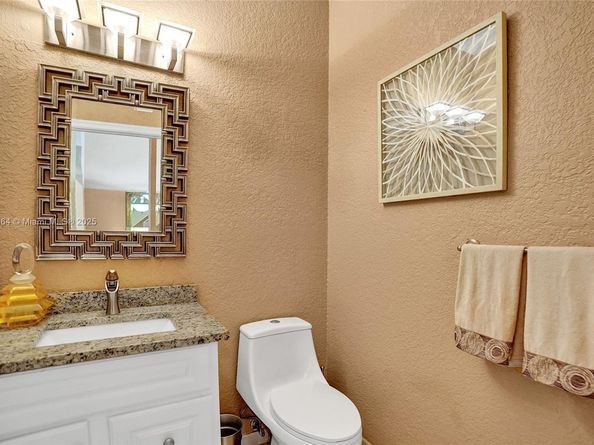 5668 NW 127th Ter, Coral Springs FL 33076