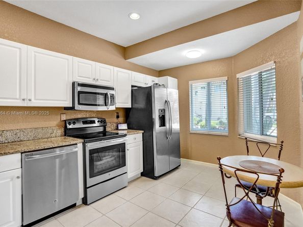 5668 NW 127th Ter, Coral Springs FL 33076