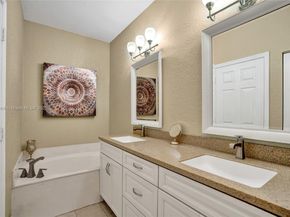 5668 NW 127th Ter, Coral Springs FL 33076