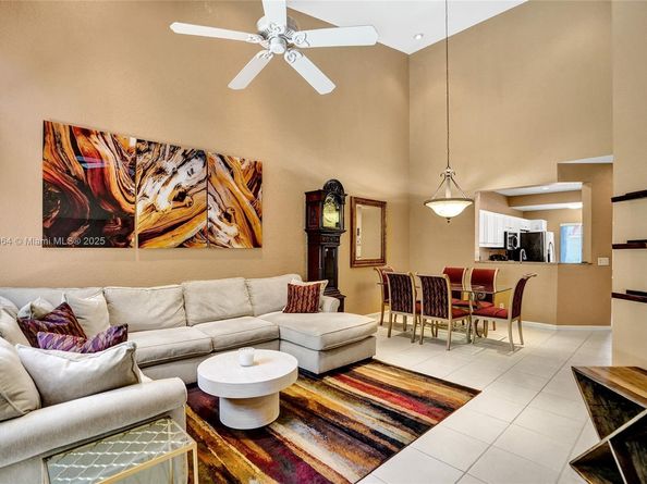 5668 NW 127th Ter, Coral Springs FL 33076