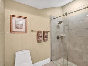 5668 NW 127th Ter, Coral Springs FL 33076
