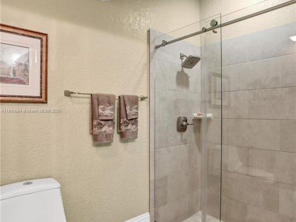 5668 NW 127th Ter, Coral Springs FL 33076
