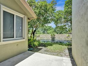 5668 NW 127th Ter, Coral Springs FL 33076