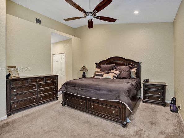 5668 NW 127th Ter, Coral Springs FL 33076