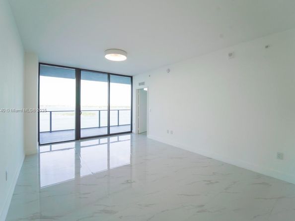 700 NE 24th St 1904, Miami FL 33137