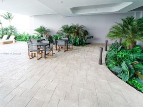 700 NE 24th St 1904, Miami FL 33137