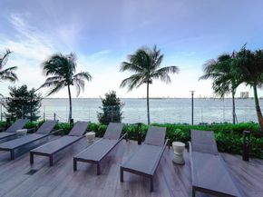 700 NE 24th St 1904, Miami FL 33137