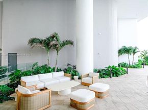 700 NE 24th St 1904, Miami FL 33137