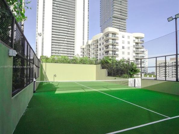 700 NE 24th St 1904, Miami FL 33137