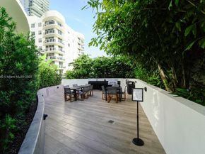 700 NE 24th St 1904, Miami FL 33137