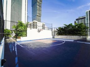 700 NE 24th St 1904, Miami FL 33137