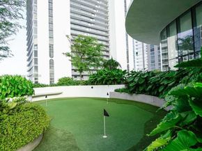 700 NE 24th St 1904, Miami FL 33137
