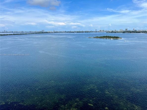 700 NE 24th St 1904, Miami FL 33137