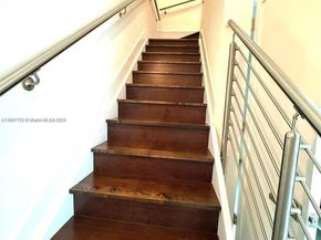 9165 NW 33rd St, Doral FL 33172